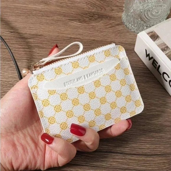 ⚠️Clearance White Small & Slim Cardholder / Wallet - Picture 6 of 8